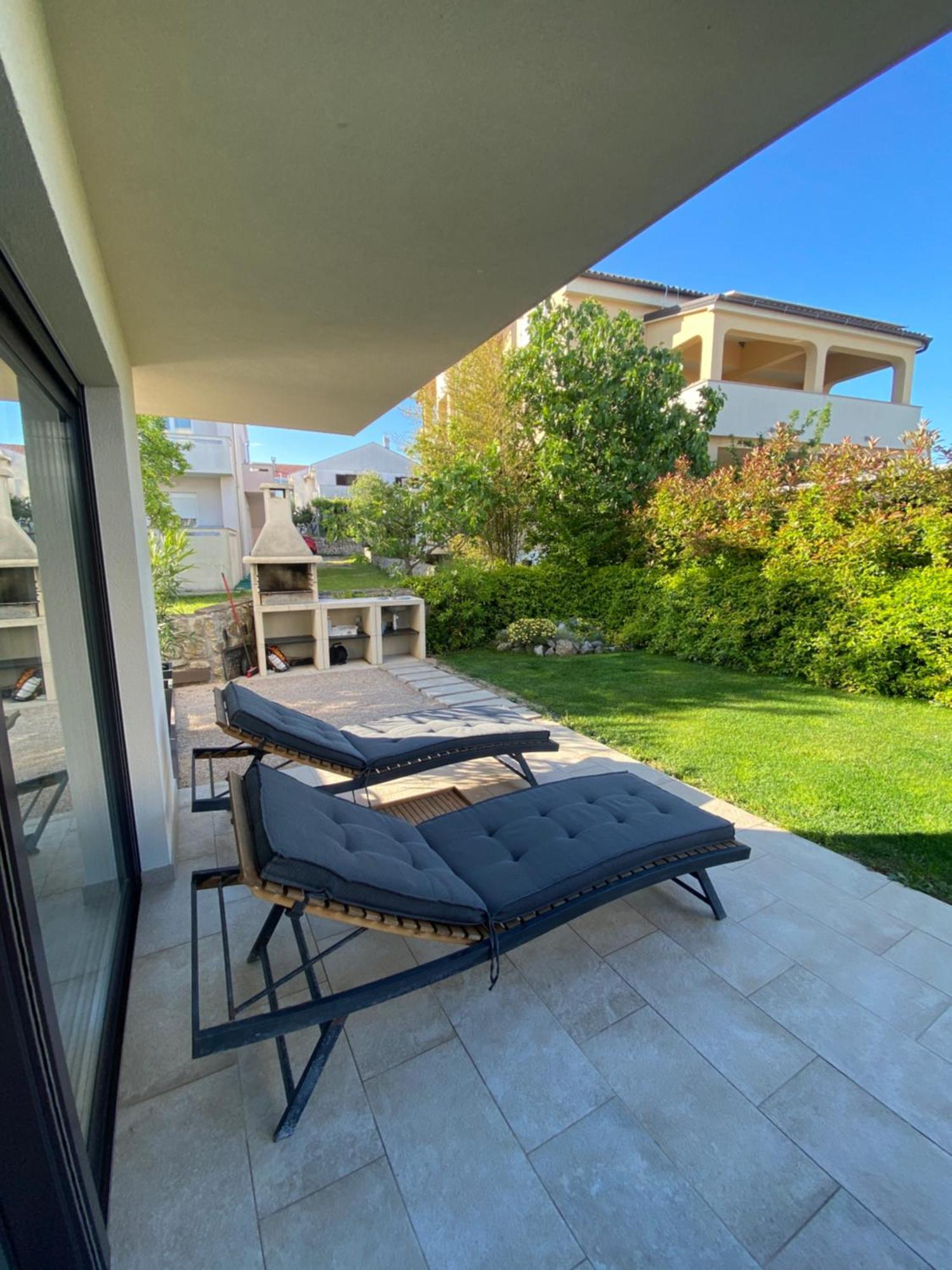 Studio Apartment Rosa Krk Krk Town Exterior photo